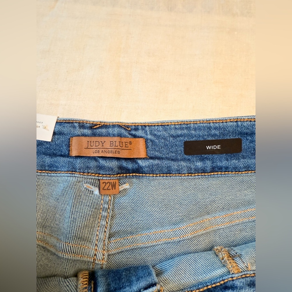 Judy Blue High Waisted Medium Wash Star Seam Detail Wide Leg jeans size22W‎ - Picture 6 of 16